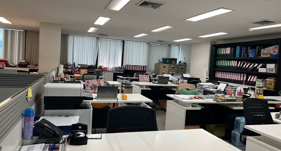 Oficina en venta en Watthana, Bangkok