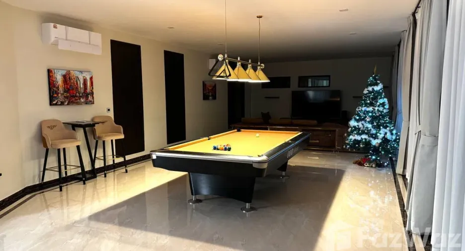 For sale 4 bedrooms villa in Mueang Phuket, Phuket