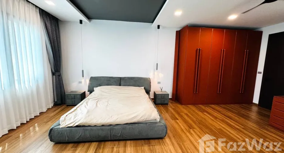 For sale 4 bedrooms villa in Mueang Phuket, Phuket