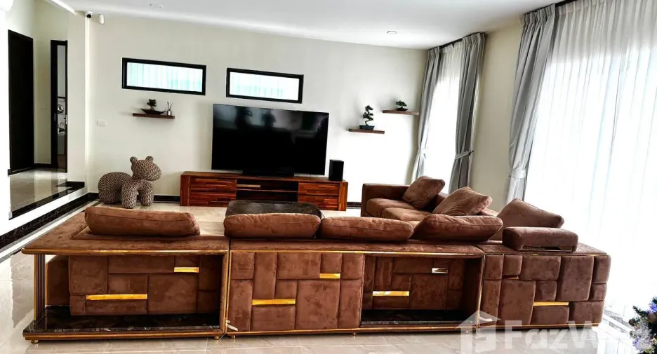 For sale 4 bedrooms villa in Mueang Phuket, Phuket
