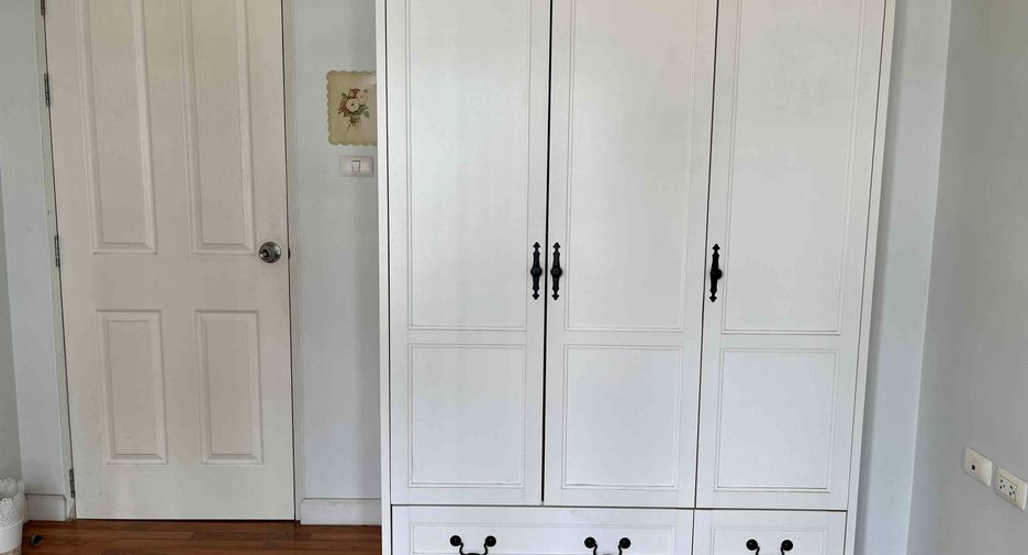 For sale 1 bed condo in Bang Phlat, Bangkok