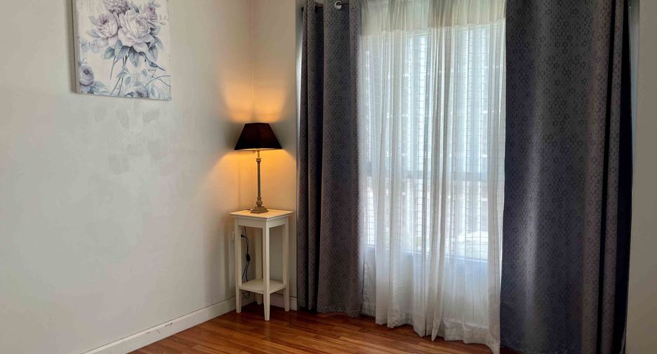 For sale 1 bed condo in Bang Phlat, Bangkok