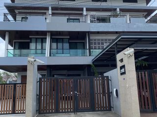 For sale 4 bedrooms townhouse in Hat Yai, Songkhla