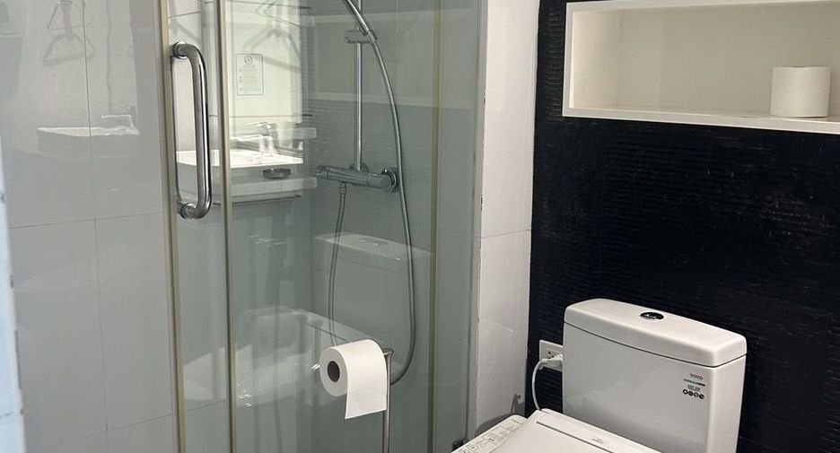 For sale 2 bedrooms condo in Khlong Toei, Bangkok