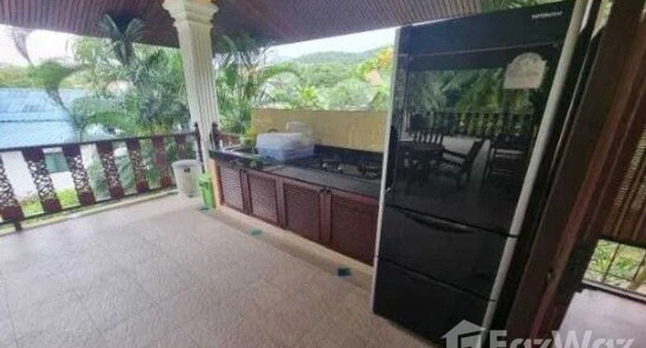 À louer 3 chambres villa à Mueang Phuket, Phuket