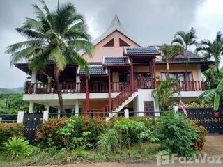 À louer 3 chambres villa à Mueang Phuket, Phuket