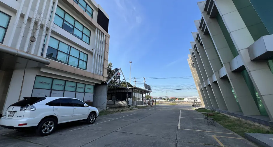 For rent office in Pak Kret, Nonthaburi