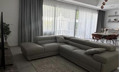 For rent 2 bedrooms villa in Mueang Phuket, Phuket