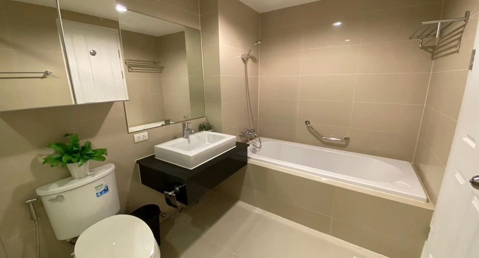 Wohnung zum Kauf und zur Miete mit 3 Zimmer in Huai Khwang, Bangkok