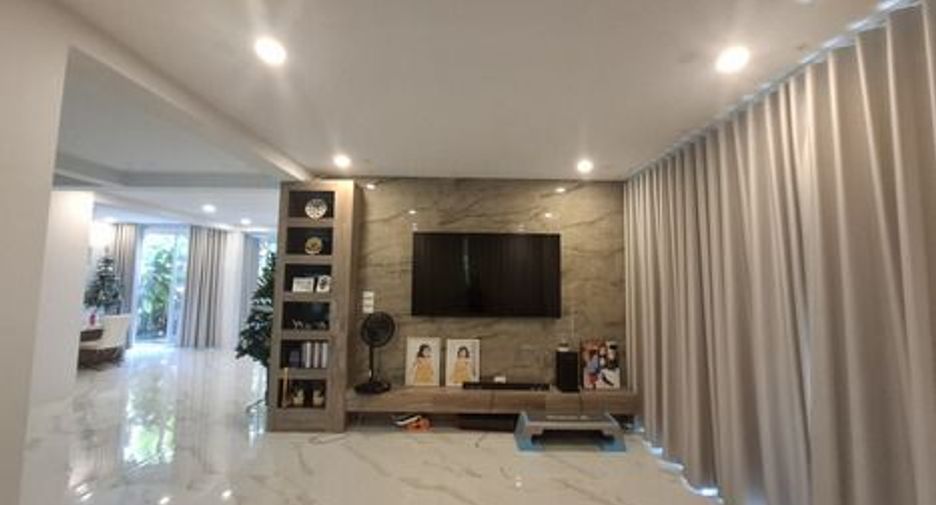For sale 5 bedrooms house in Bang Bua Thong, Nonthaburi