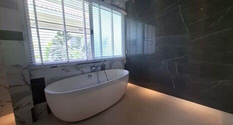 For sale 5 bedrooms house in Bang Bua Thong, Nonthaburi