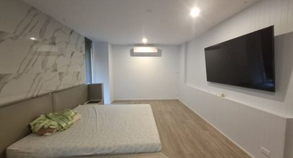For sale 5 bedrooms house in Bang Bua Thong, Nonthaburi