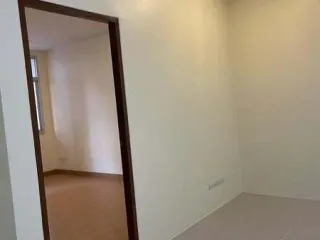 Продажа 1 кровать кондо в Дин Даенг, Бангкок