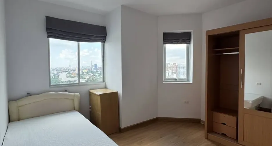 For rent 2 bedrooms condo in Mueang Nonthaburi, Nonthaburi