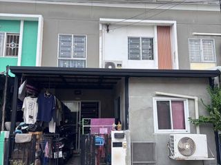 For sale 4 bedrooms townhouse in Mueang Pathum Thani, Pathum Thani