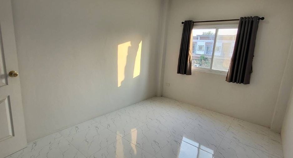 For sale 3 bedrooms townhouse in Mueang Phetchabun, Phetchabun