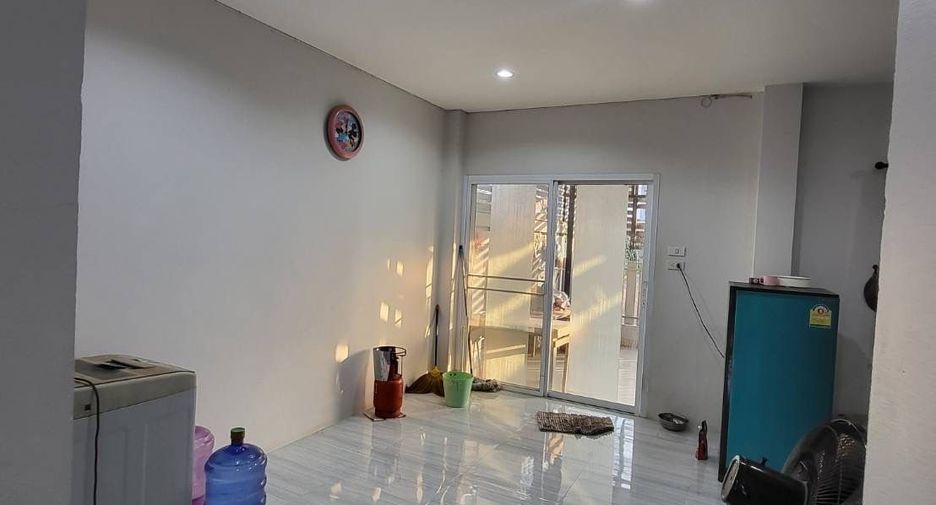 For sale 3 bedrooms townhouse in Mueang Phetchabun, Phetchabun