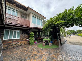 Haus zum Kauf mit 3 Zimmer in Khlong Sam Wa, Bangkok