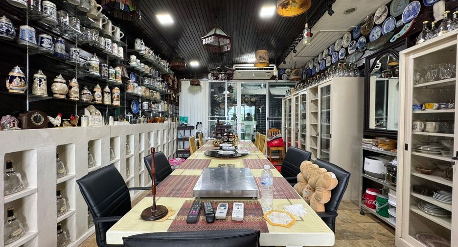 For sale 3 bedrooms house in Khlong Sam Wa, Bangkok