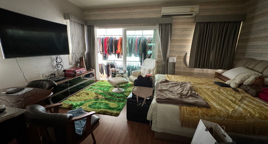 For sale 3 bedrooms house in Khlong Sam Wa, Bangkok