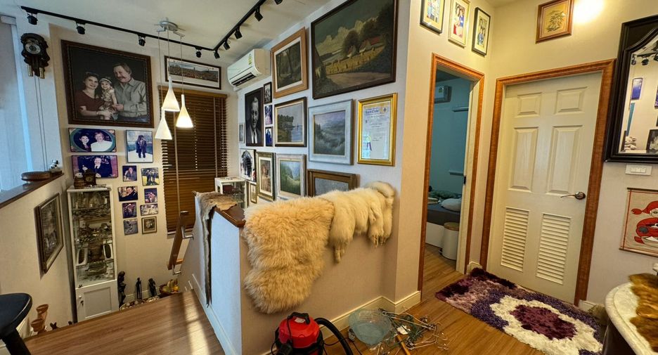 For sale 3 bedrooms house in Khlong Sam Wa, Bangkok