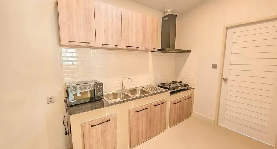 For rent 3 bedrooms townhouse in San Kamphaeng, Chiang Mai
