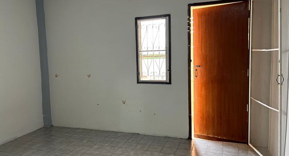 For sale 3 bedrooms house in Mueang Sisaket, Sisaket