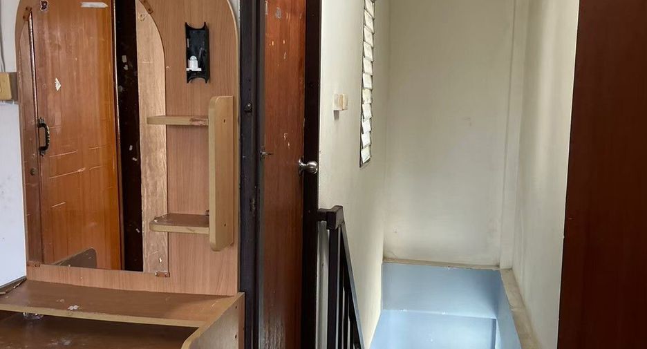 For sale 3 bedrooms house in Mueang Sisaket, Sisaket