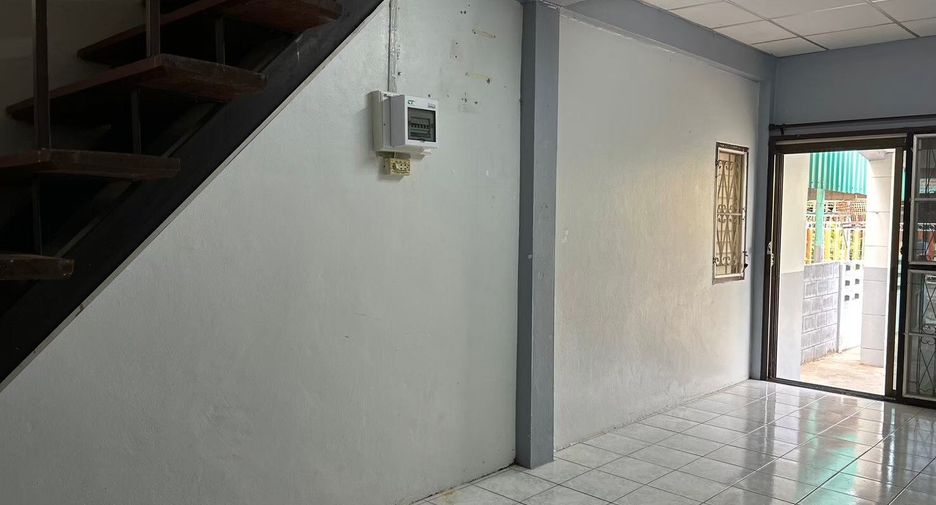 For sale 3 bedrooms house in Mueang Sisaket, Sisaket