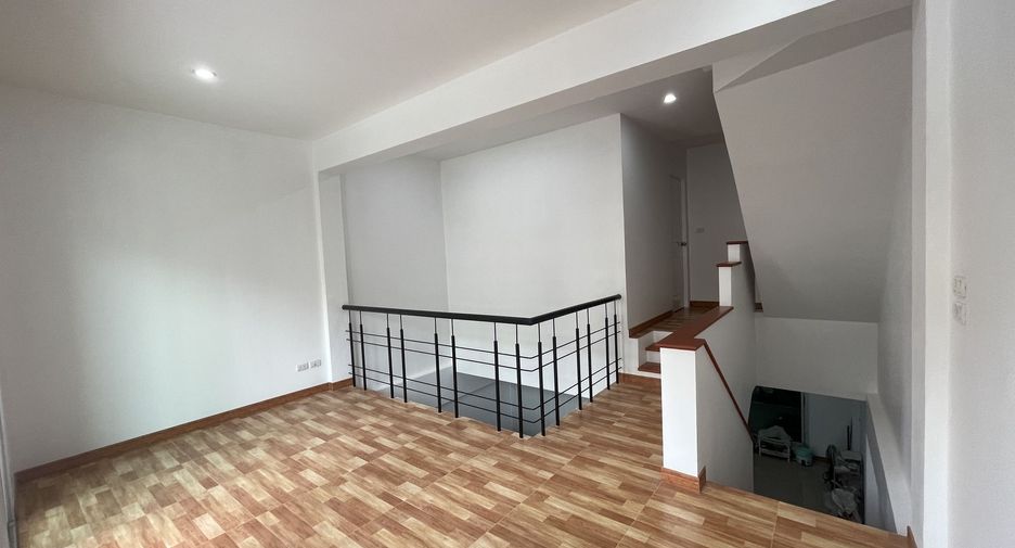 Casa en venta de 3 habitaciones en Thung Khru, Bangkok