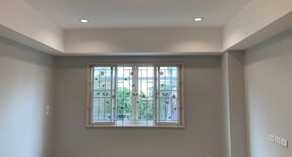 For sale 1 bed condo in Don Mueang, Bangkok