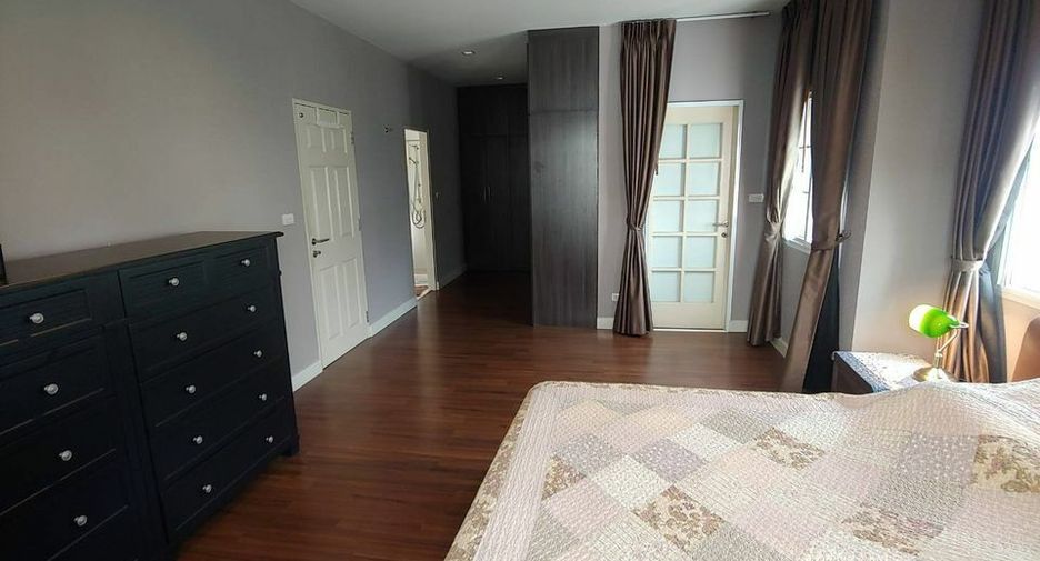 For sale 3 bedrooms house in Khlong Sam Wa, Bangkok