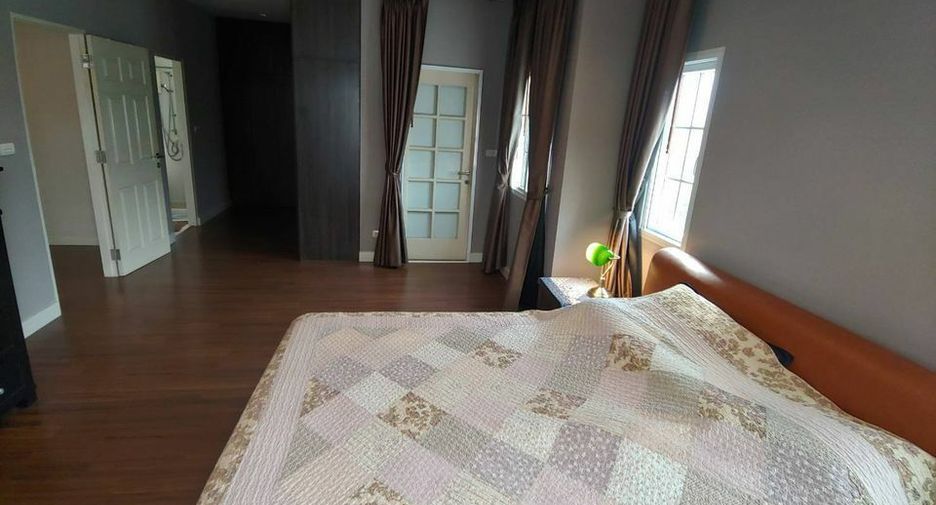 For sale 3 bedrooms house in Khlong Sam Wa, Bangkok