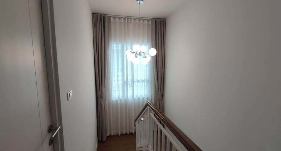 For sale 4 bedrooms house in Khlong Sam Wa, Bangkok