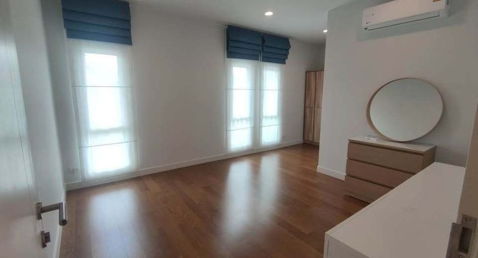 For sale 4 bedrooms house in Khlong Sam Wa, Bangkok