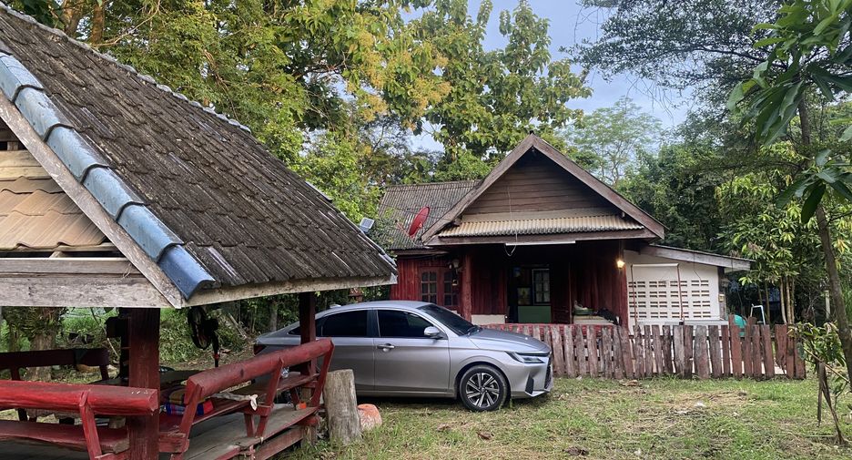 出售 土地 在 Phanat Nikhom, Chon Buri