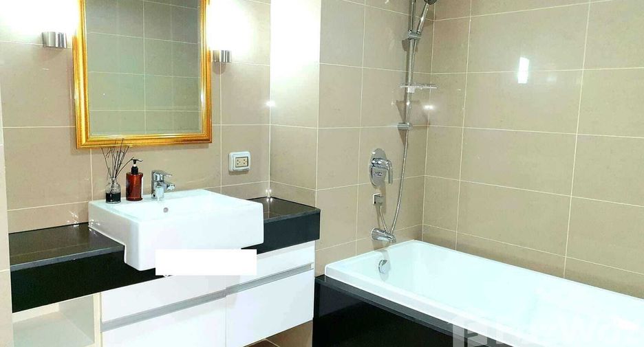 Продажа 3 спальни кондо в Хуаи Кхщанг, Бангкок