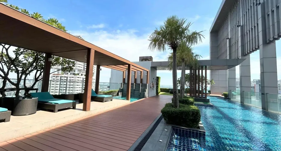 For sale 1 bed condo in Khlong Toei, Bangkok