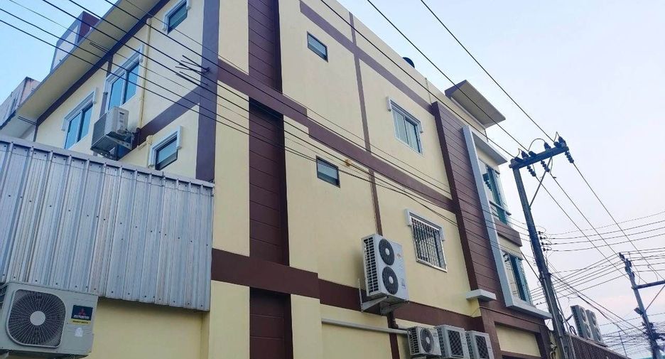 Gewerbefläche zum Kauf mit 3 Zimmer in Ban Bueng, Chonburi
