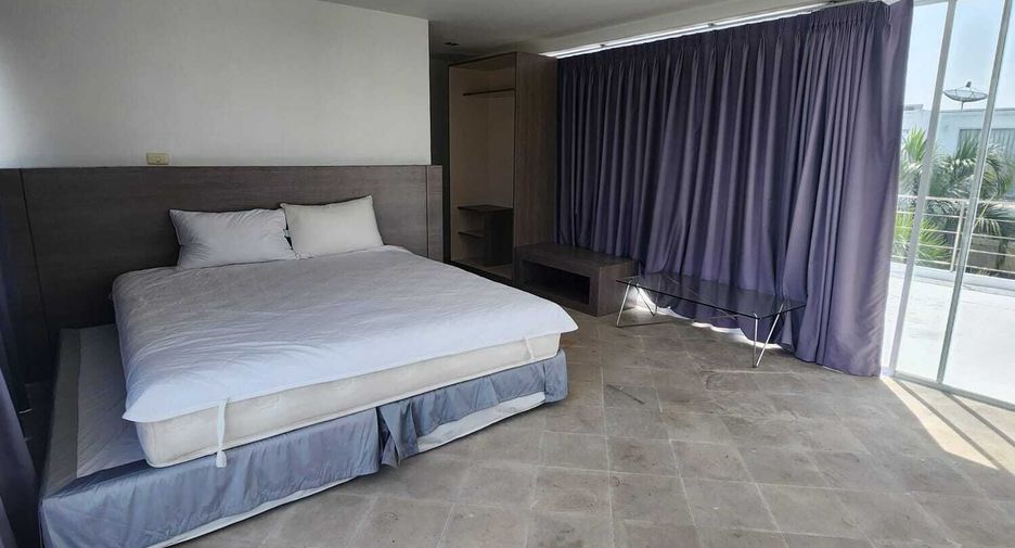 For rent 4 bedrooms villa in Mueang Phuket, Phuket