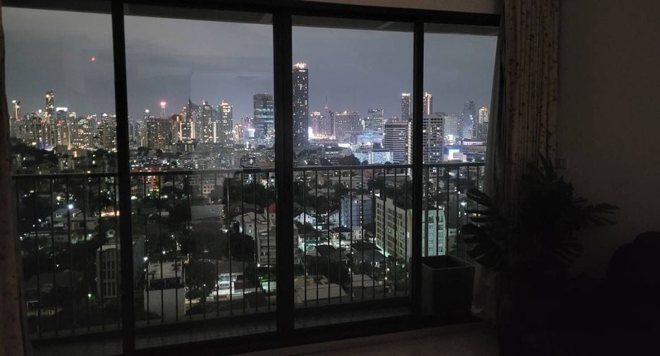 For sale 2 bedrooms condo in Watthana, Bangkok