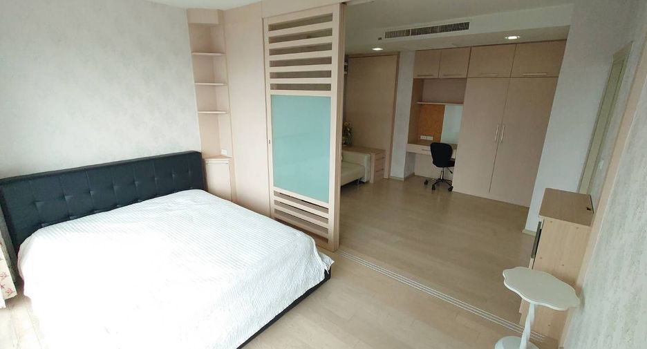 For sale 2 bedrooms condo in Watthana, Bangkok