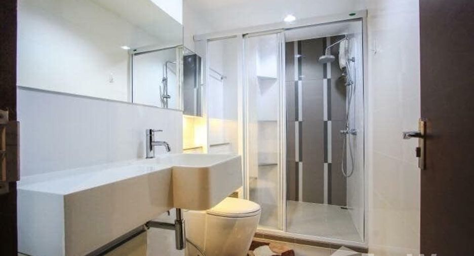 For rent and for sale 1 bed condo in Huai Khwang, Bangkok
