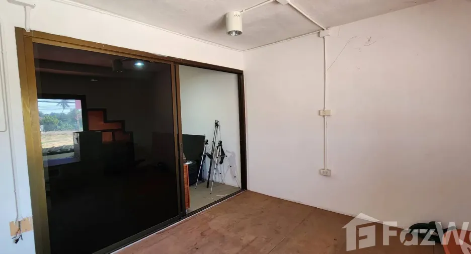 Local comercial en venta de 3 habitaciones en Ban Chang, Rayong