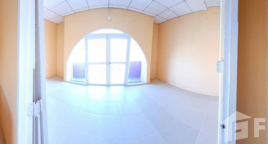 Local comercial en venta de 3 habitaciones en Ban Chang, Rayong