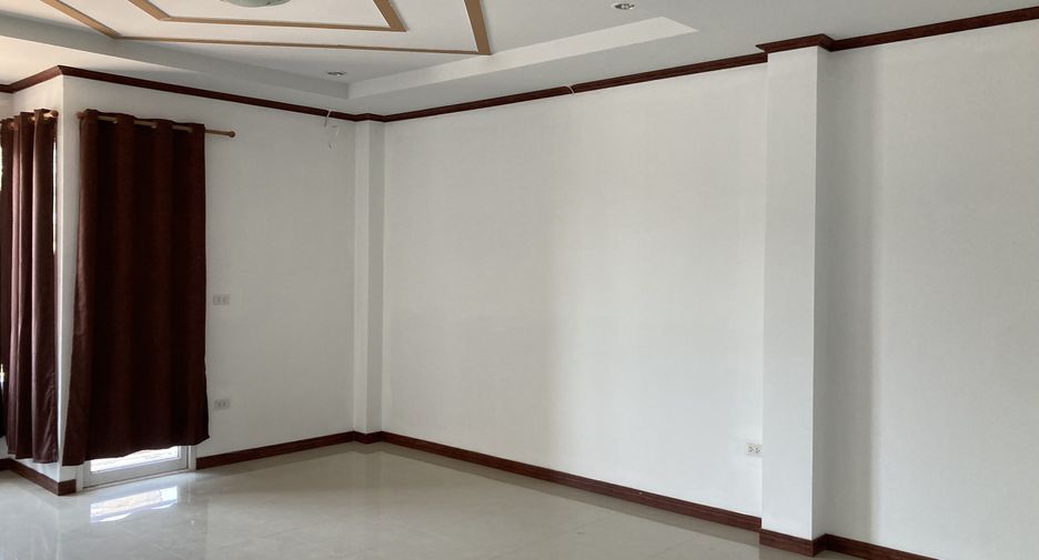 For sale 3 bedrooms retail Space in Mueang Phetchabun, Phetchabun