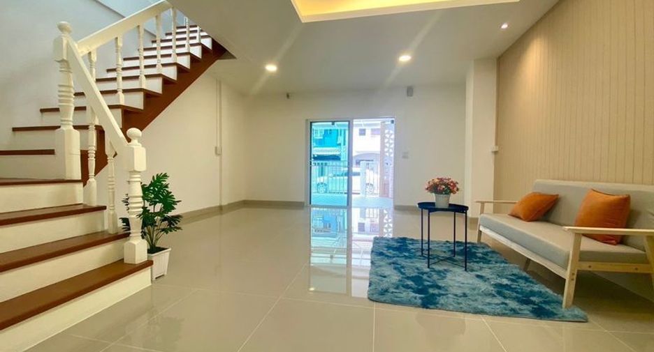 À vendre 2 chambres maison de ville à Thanyaburi, Pathum Thani