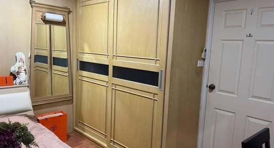 For sale 1 bed condo in Huai Khwang, Bangkok