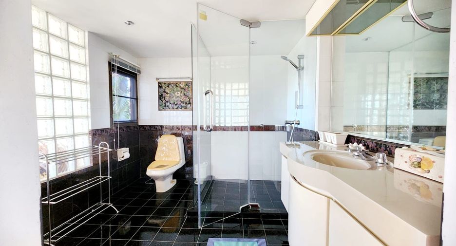 Haus zum Kauf mit 5 Zimmer in Mueang Phuket, Phuket