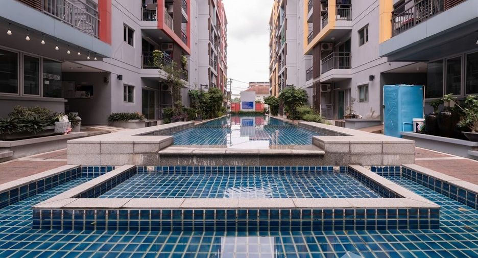 For sale 1 bed condo in Phra Khanong, Bangkok